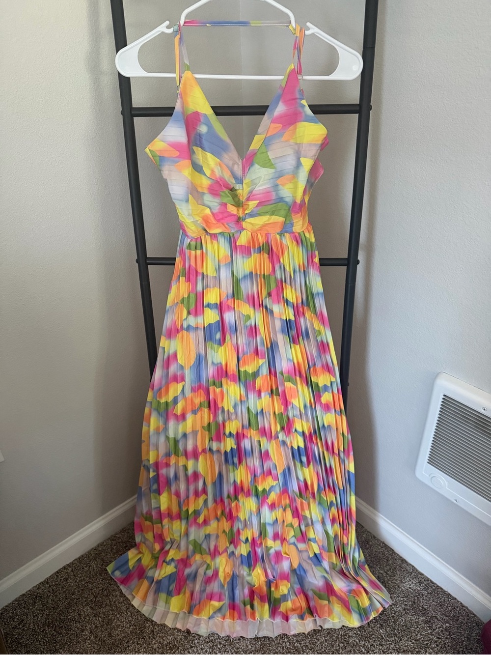 Multicolor Pleated Maxi Dress with V-Neck